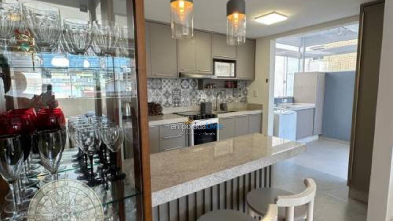 Apartamento para aluguel de temporada em Bombinhas (Praia de Bombas)