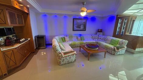 Beachfront apartment in Riviera