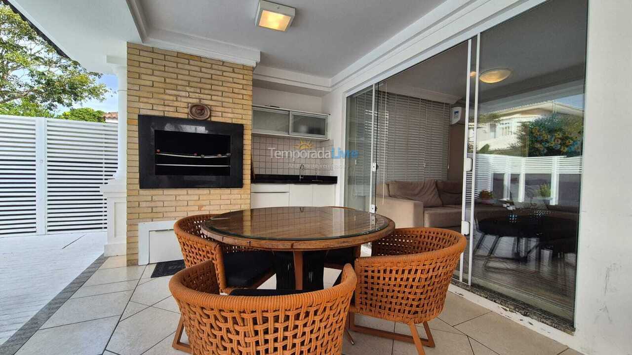 Casa para aluguel de temporada em Florianopolis (Jurerê Internacional)