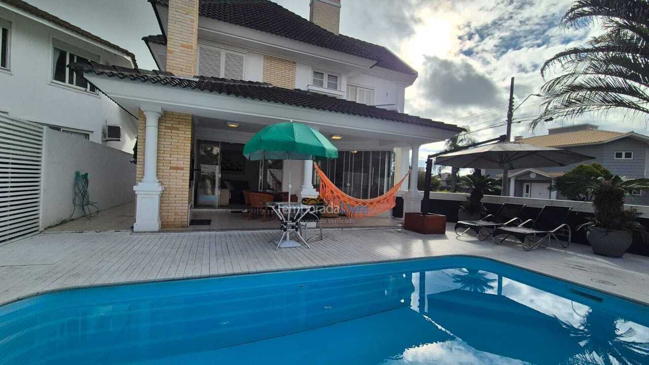 Casa para aluguel de temporada em Florianopolis (Jurerê Internacional)