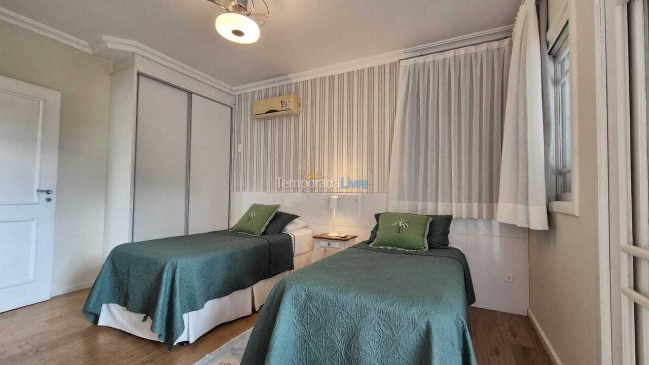 Casa para aluguel de temporada em Florianopolis (Jurerê Internacional)
