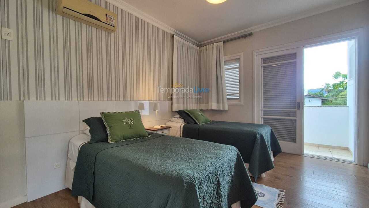 Casa para aluguel de temporada em Florianopolis (Jurerê Internacional)