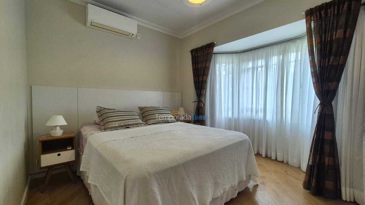 Casa para aluguel de temporada em Florianopolis (Jurerê Internacional)