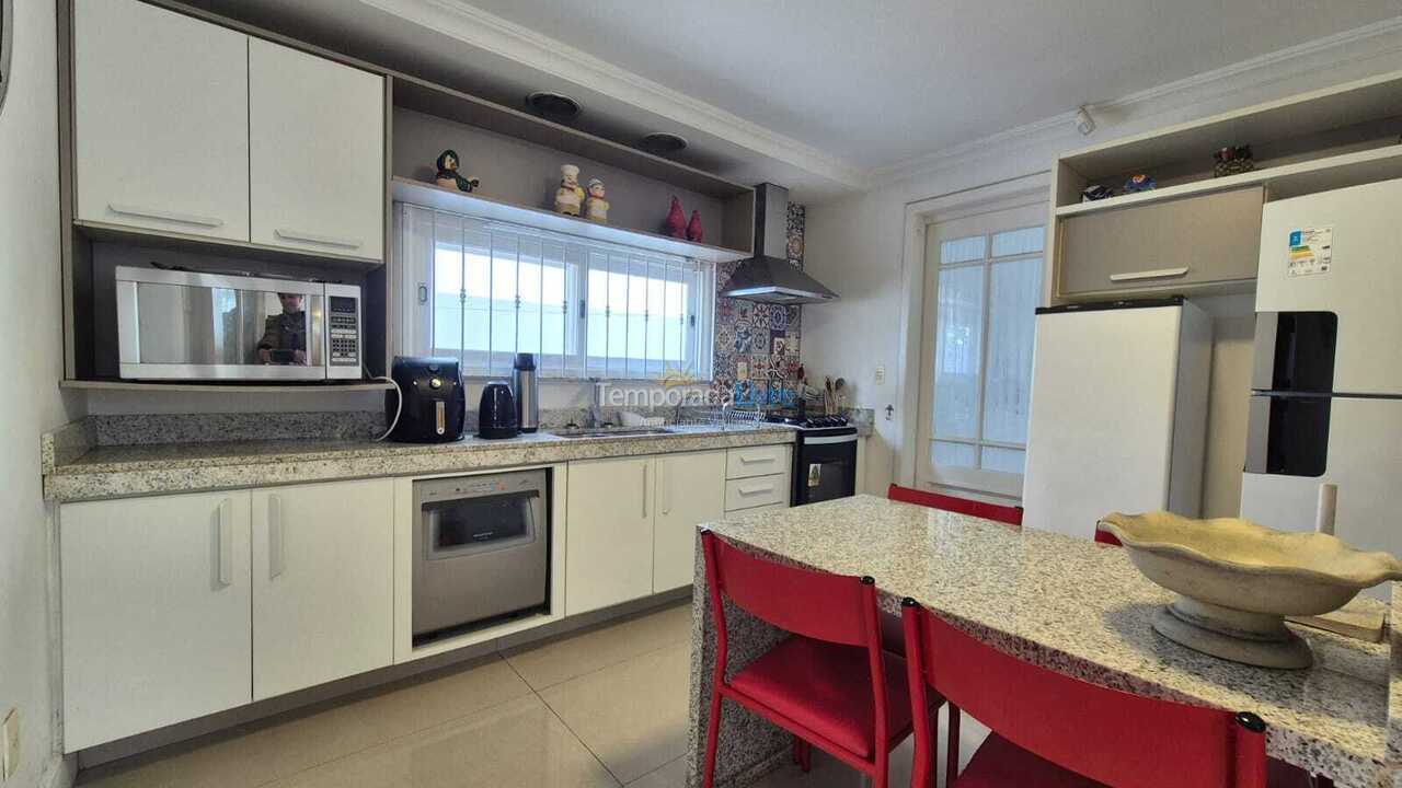 Casa para aluguel de temporada em Florianopolis (Jurerê Internacional)