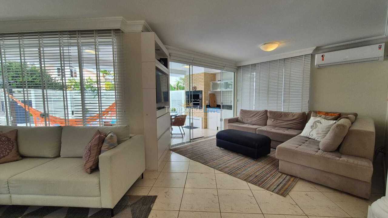 Casa para aluguel de temporada em Florianopolis (Jurerê Internacional)