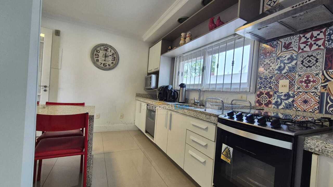 Casa para aluguel de temporada em Florianopolis (Jurerê Internacional)