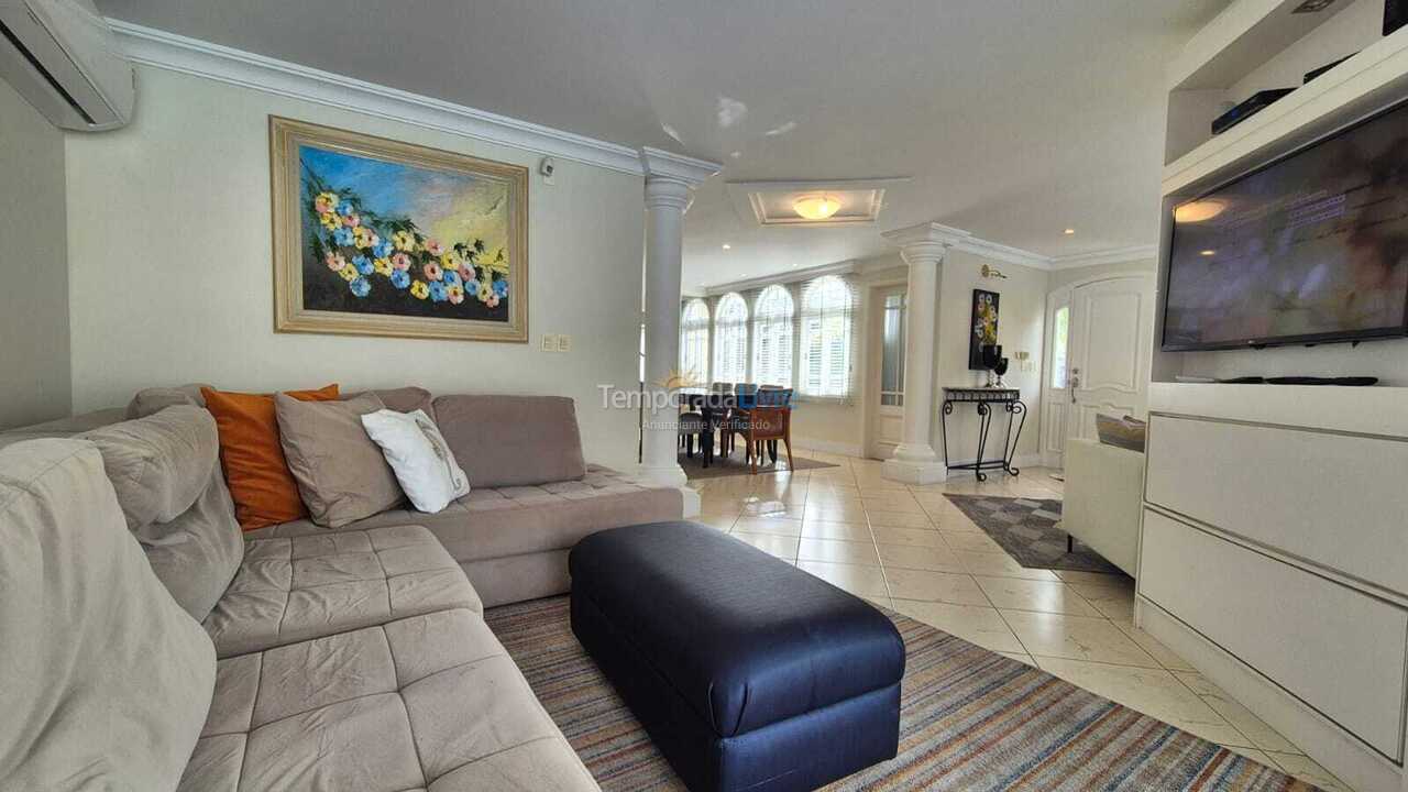 Casa para aluguel de temporada em Florianopolis (Jurerê Internacional)