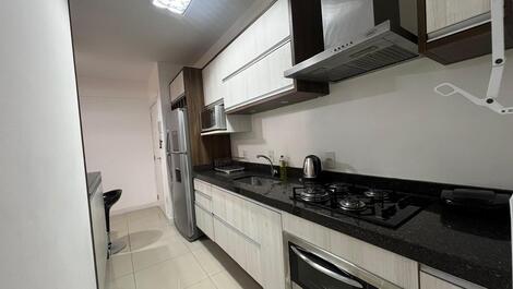 Apartamento Mobiliado com Varanda Gourmet em Jurerê