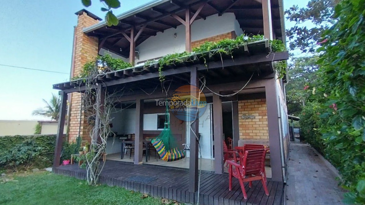 Casa para alquiler de vacaciones em Bombinhas (Praia de Bombas)