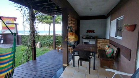 CASA JUNTO AL MAR - 5 DORMITORIOS