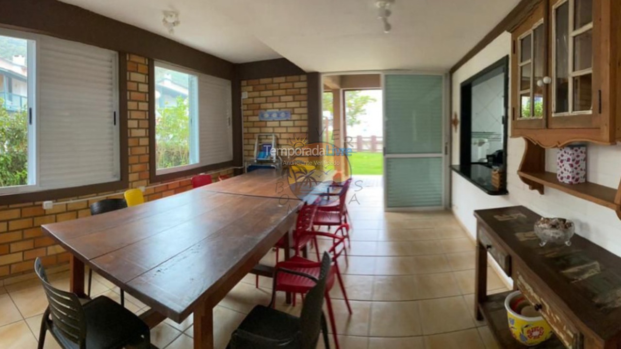 Casa para alquiler de vacaciones em Bombinhas (Praia de Bombas)