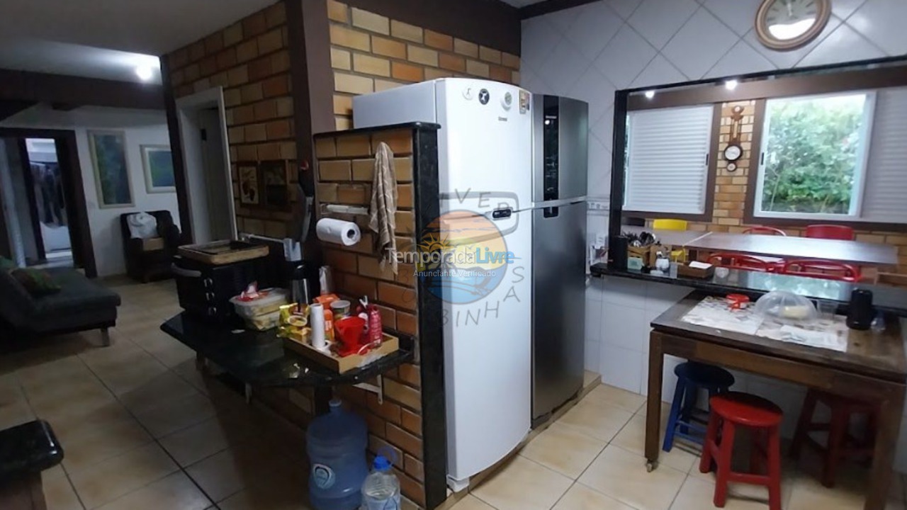 Casa para alquiler de vacaciones em Bombinhas (Praia de Bombas)