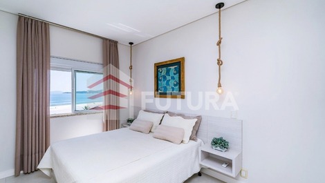 LA226F - DUPLEX PENTHOUSE WITH SEA VIEW - MARISCAL BOMBINHAS