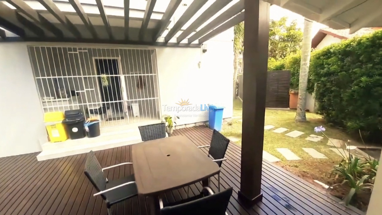 Casa para aluguel de temporada em Florianopolis (Praia dos Ingleses)