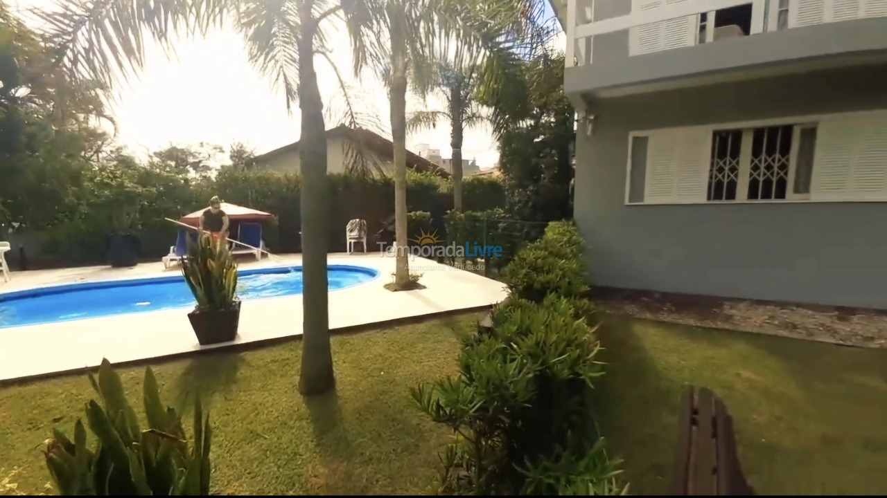 Casa para aluguel de temporada em Florianopolis (Praia dos Ingleses)