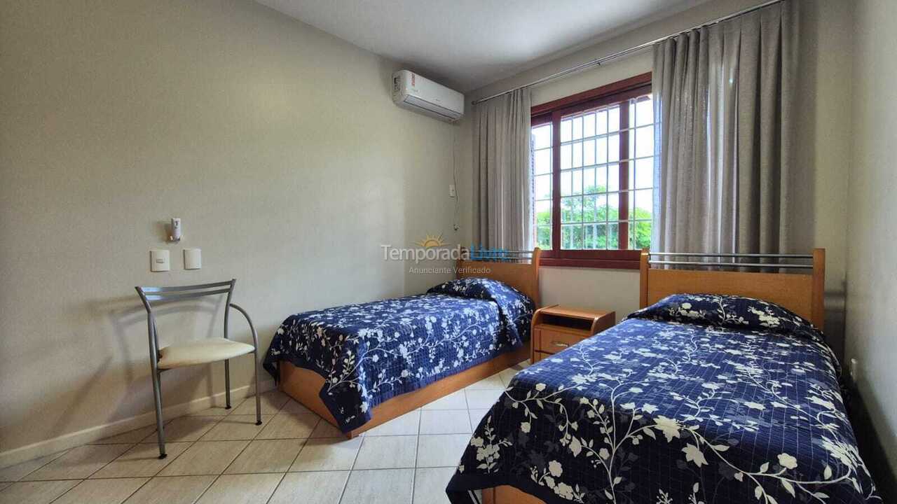 House for vacation rental in Florianopolis (Jurerê Internacional)