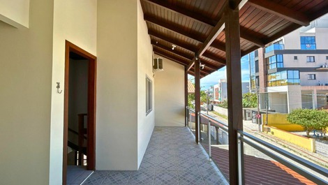 House with 3 bedrooms, in CTG (Gaucho Tradition Center), air conditioning, Wi-Fi, sleeps 8.