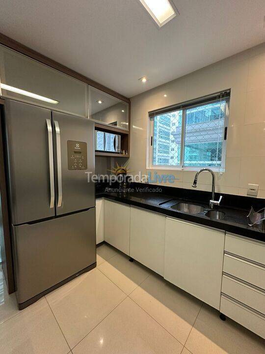 Apartamento para aluguel de temporada em Itapema (Meia Praia)