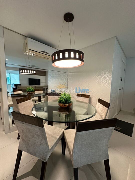 Apartamento para aluguel de temporada em Itapema (Meia Praia)