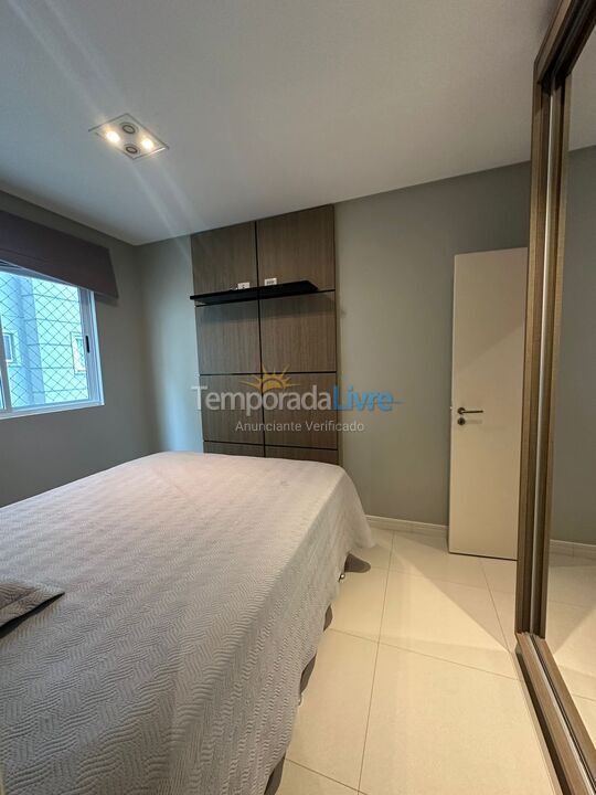 Apartamento para aluguel de temporada em Itapema (Meia Praia)