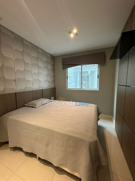 Apartamento para aluguel de temporada em Itapema (Meia Praia)