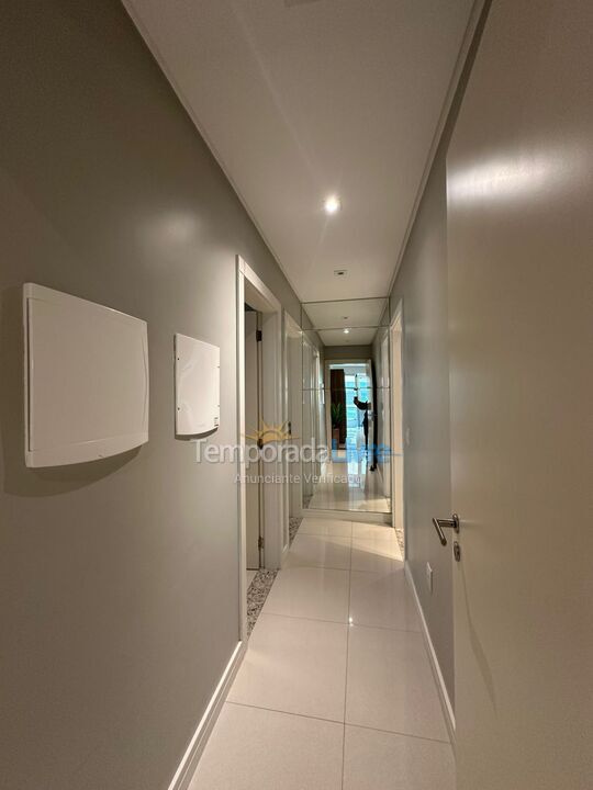 Apartamento para aluguel de temporada em Itapema (Meia Praia)