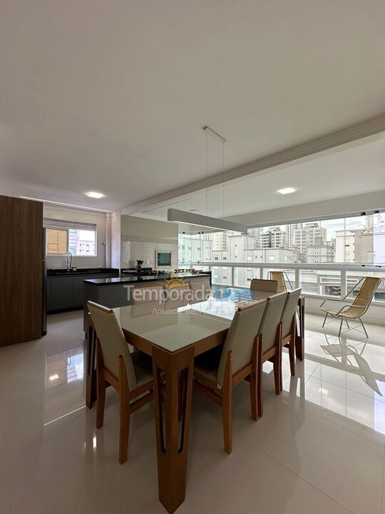 Apartamento para aluguel de temporada em Itapema (Meia Praia)