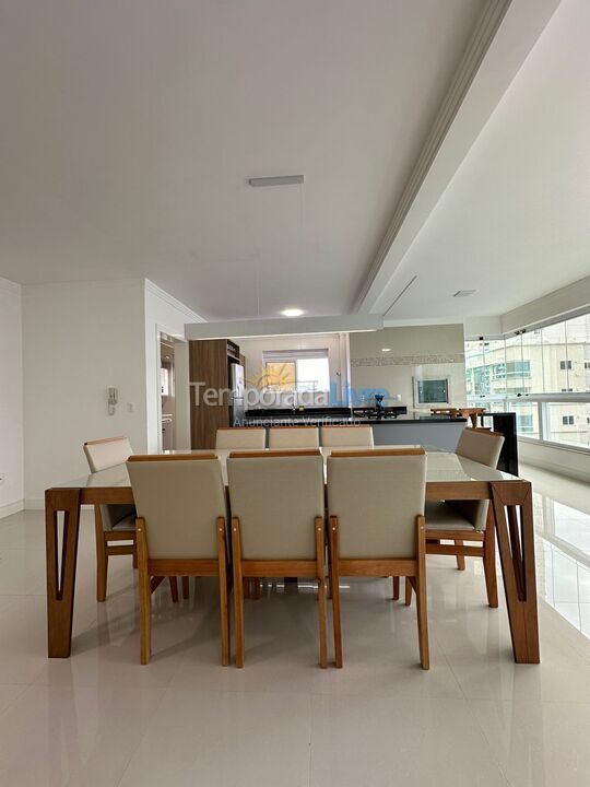 Apartamento para aluguel de temporada em Itapema (Meia Praia)