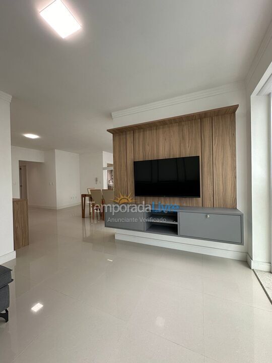 Apartamento para aluguel de temporada em Itapema (Meia Praia)
