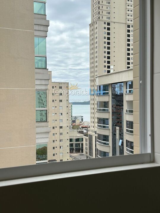 Apartamento para aluguel de temporada em Itapema (Meia Praia)