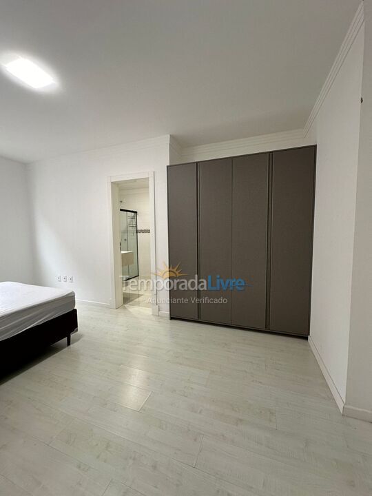 Apartamento para aluguel de temporada em Itapema (Meia Praia)