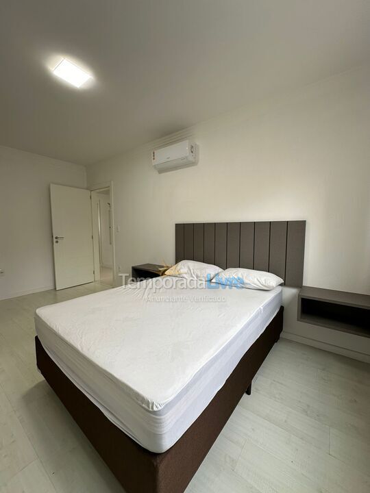 Apartamento para aluguel de temporada em Itapema (Meia Praia)