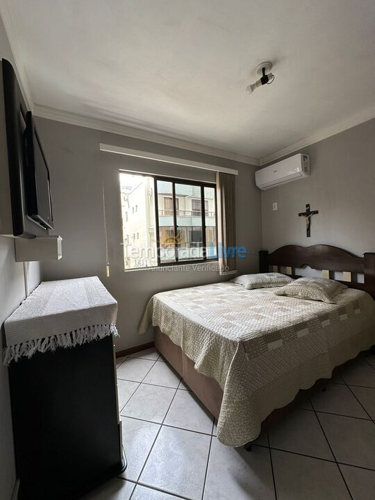 Apartamento para aluguel de temporada em Itapema (Meia Praia)