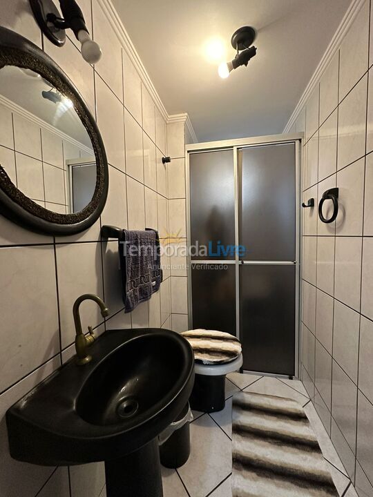 Apartamento para aluguel de temporada em Itapema (Meia Praia)