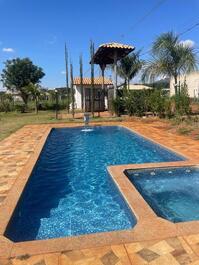 Propiedad en Igarapé con jacuzzi y piscina.