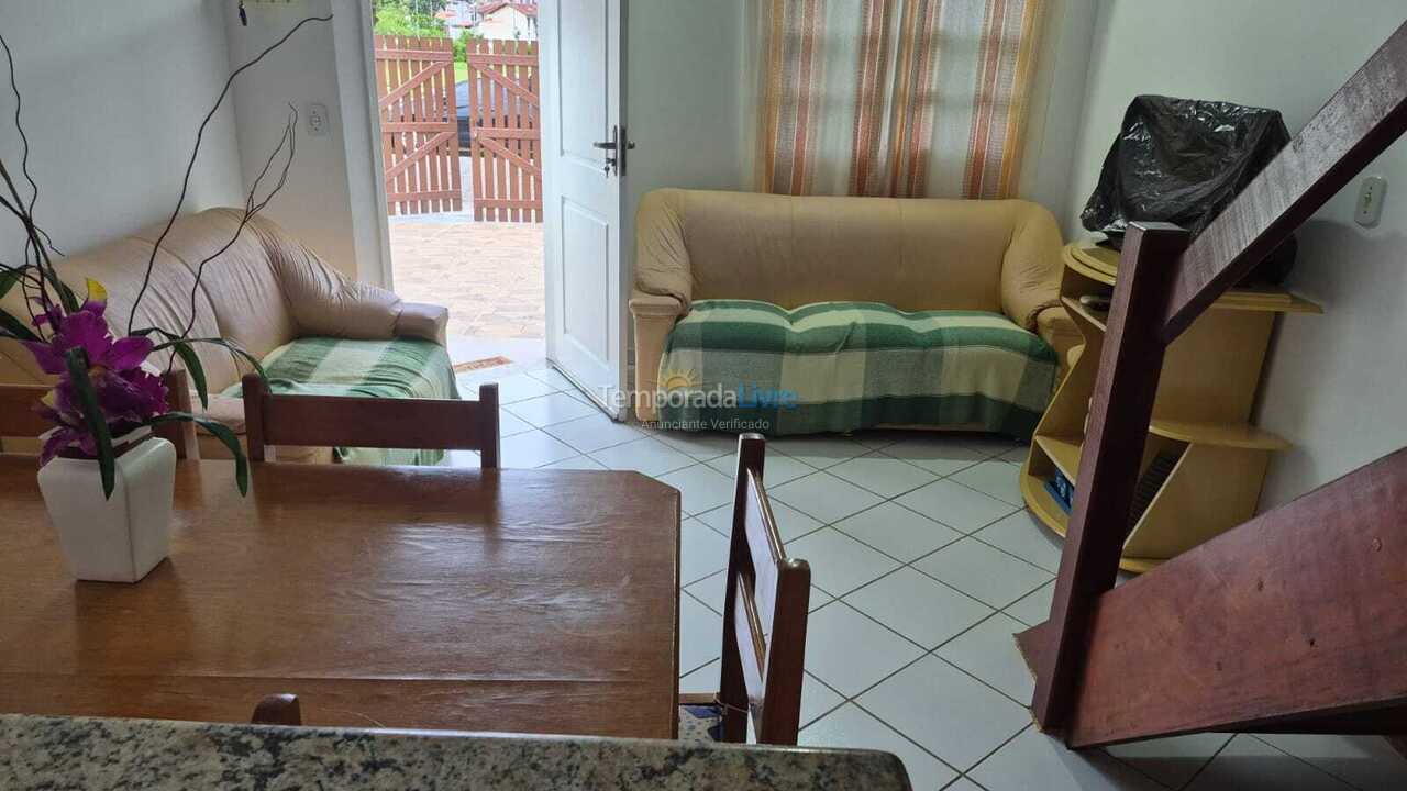 Casa para alquiler de vacaciones em Caraguatatuba (Martim de Sá)