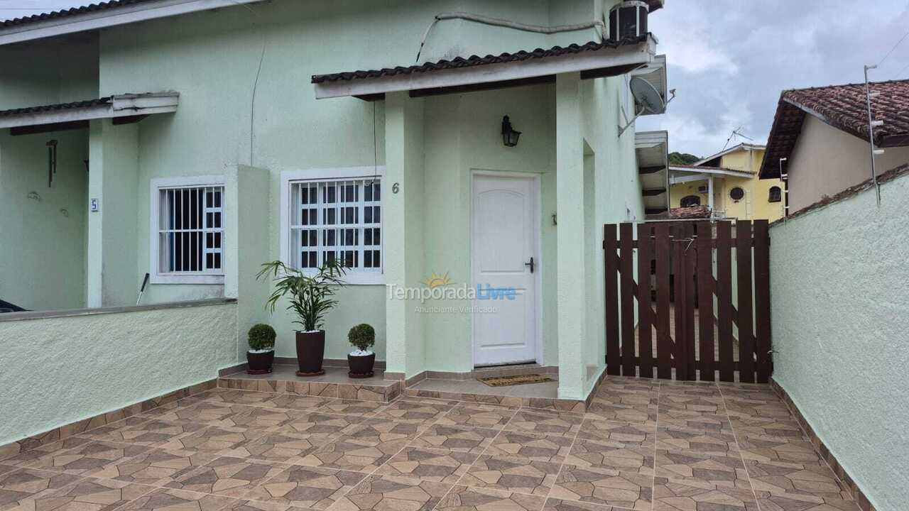 Casa para alquiler de vacaciones em Caraguatatuba (Martim de Sá)