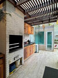 Available for New Year's Eve! House. in a gated community with 4 suites and a heated pool