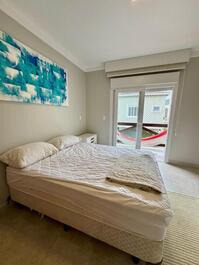 Available for New Year's Eve! House. in a gated community with 4 suites and a heated pool