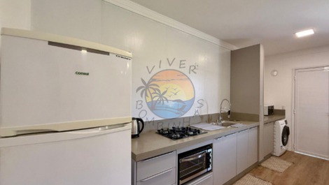 Apartment in the central beach area - easy access to general commerce.