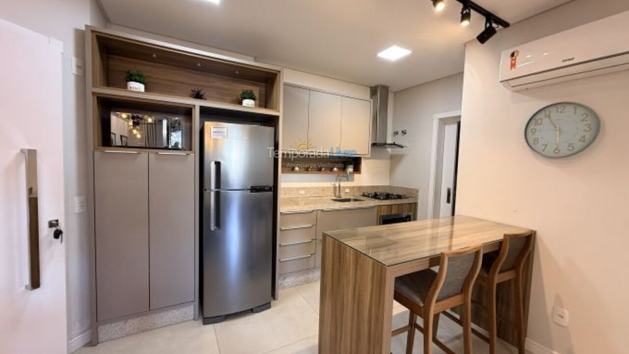 Apartamento para aluguel de temporada em Bombinhas (Praia de Bombas)