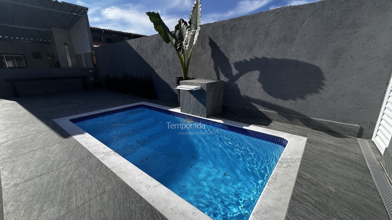 Casa para aluguel de temporada em Ubatuba (Maranduba)