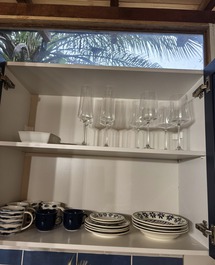 Taças vinho, espumante, pratos , travessas 