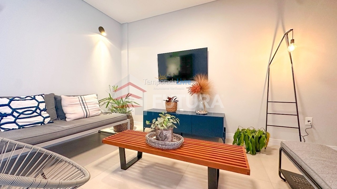 Apartamento para aluguel de temporada em Bombinhas (Canto Grande)