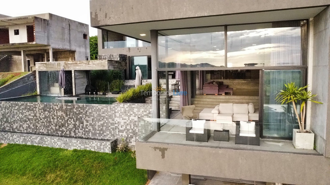 Casa para alquiler de vacaciones em Joanópolis (Joanópolis)
