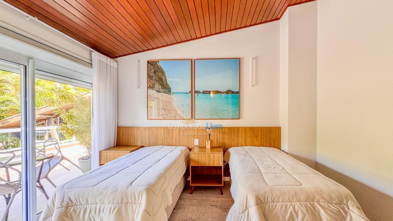 House for vacation rental in São Sebastião (Praia da Baleia)