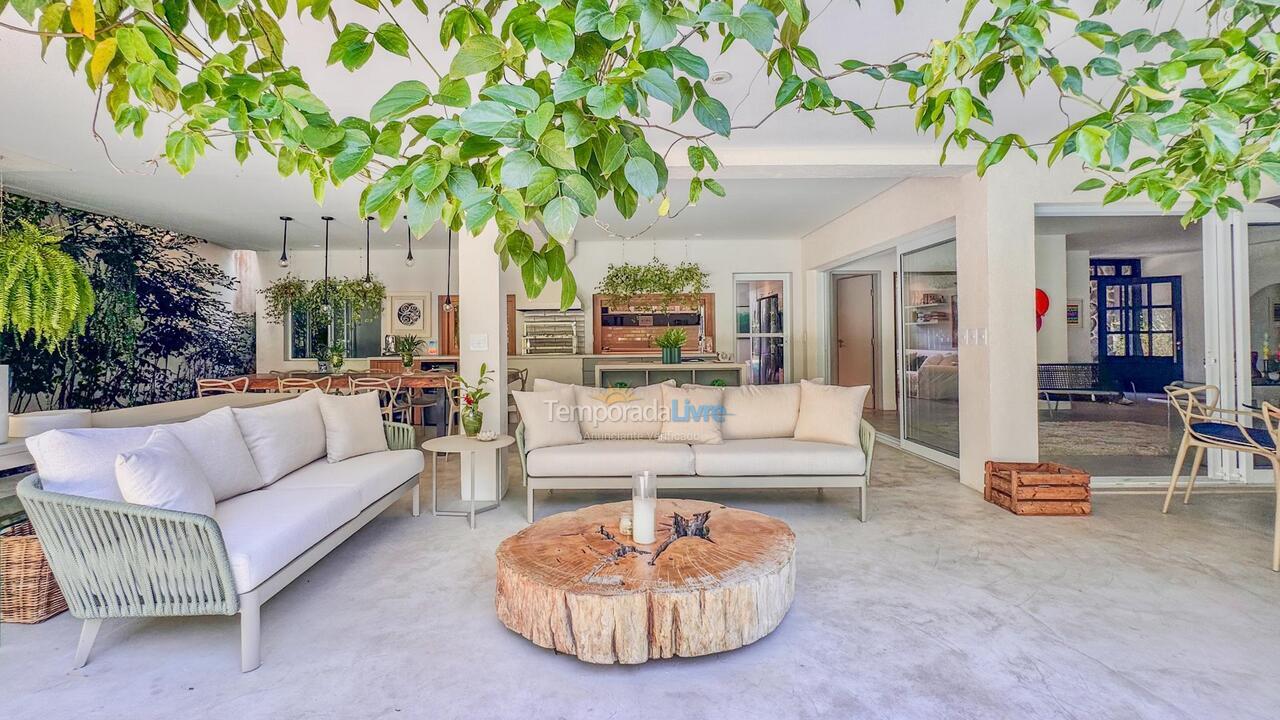 House for vacation rental in São Sebastião (Praia da Baleia)