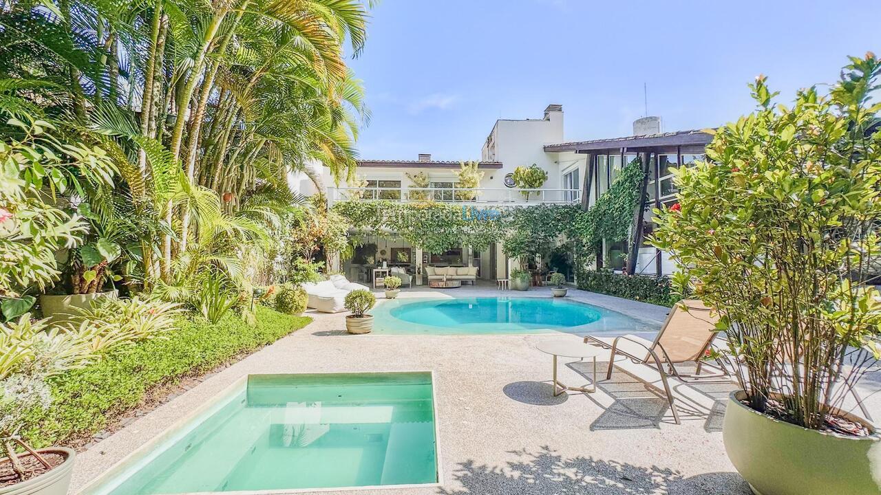House for vacation rental in São Sebastião (Praia da Baleia)