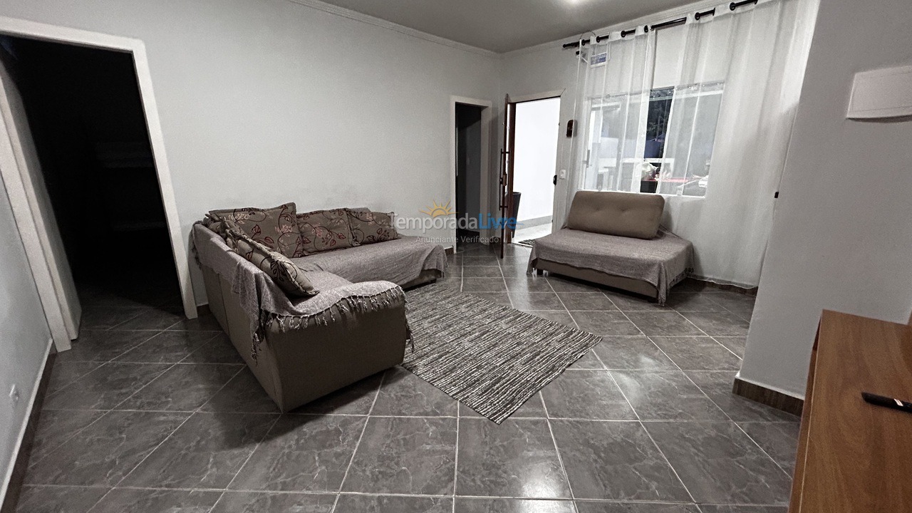 Casa para aluguel de temporada em Ubatuba (Maranduba)