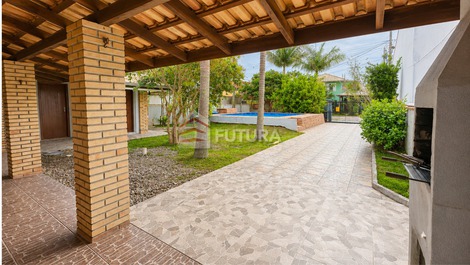 LC159F - CASA CON PISCINA, 4 DORMITORIOS - CANTO GRANDE, BOMBINHAS